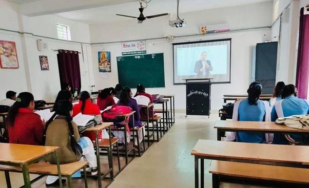 Smart Classroom Technology with Interactive Smart Boards in Roorkee